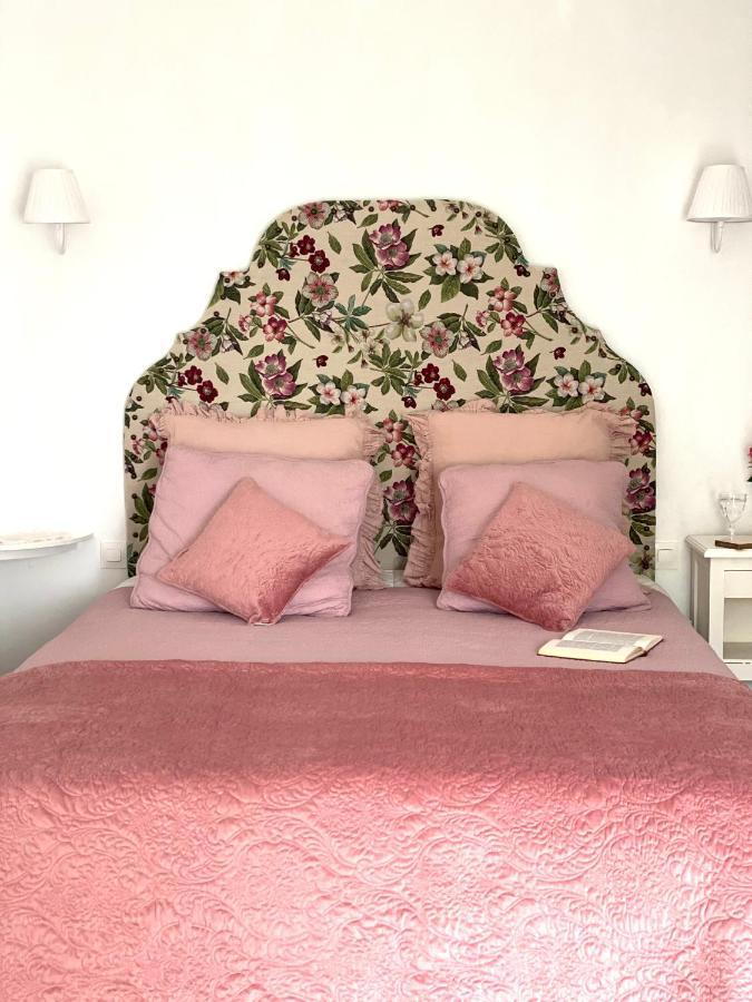 Bed and Breakfast Le Vieux Moulin Bouhet Esterno foto