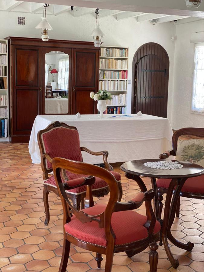 Bed and Breakfast Le Vieux Moulin Bouhet Esterno foto