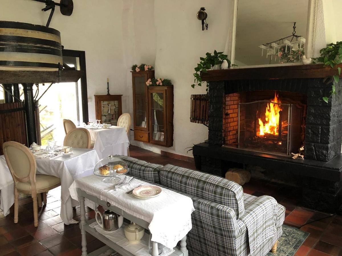 Bed and Breakfast Le Vieux Moulin Bouhet Esterno foto
