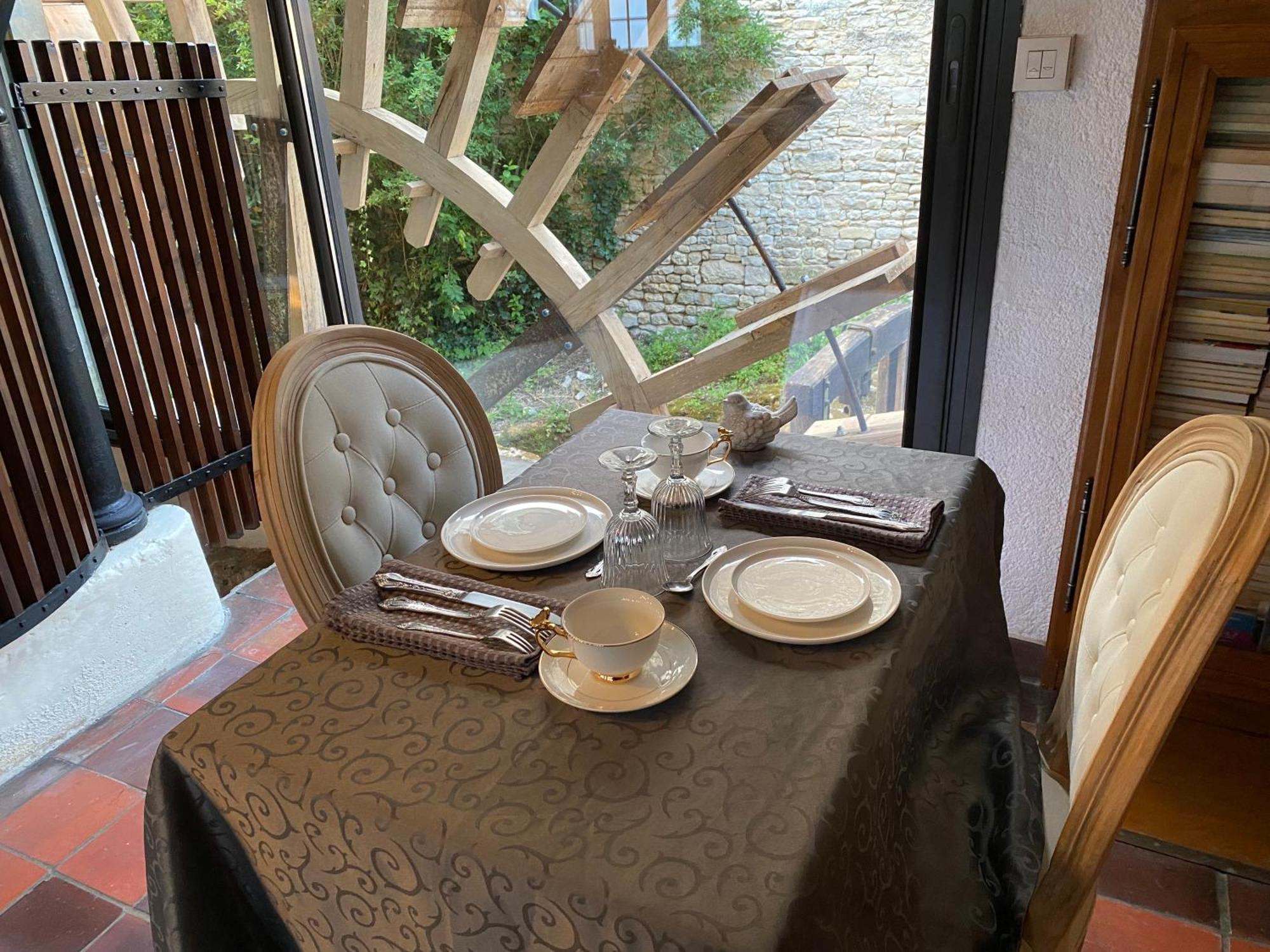 Bed and Breakfast Le Vieux Moulin Bouhet Esterno foto